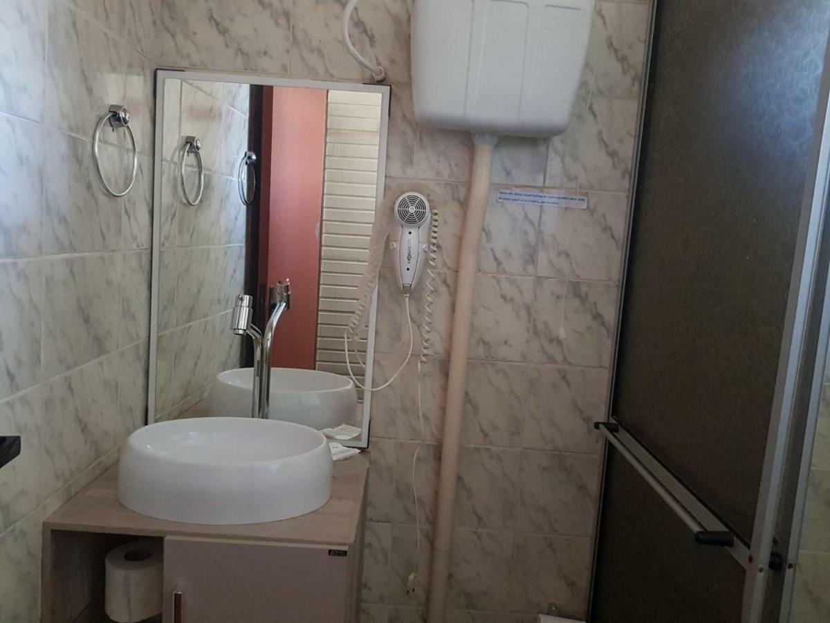 Residencial Emery Village Гаропаба Экстерьер фото